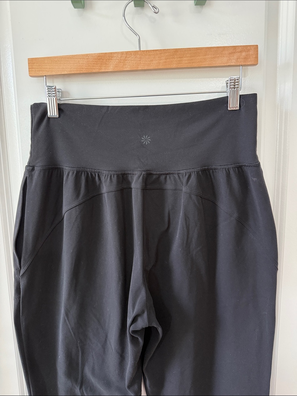 Athleta Salutation Jogger in Powervita *Black - Picture 4 of 5